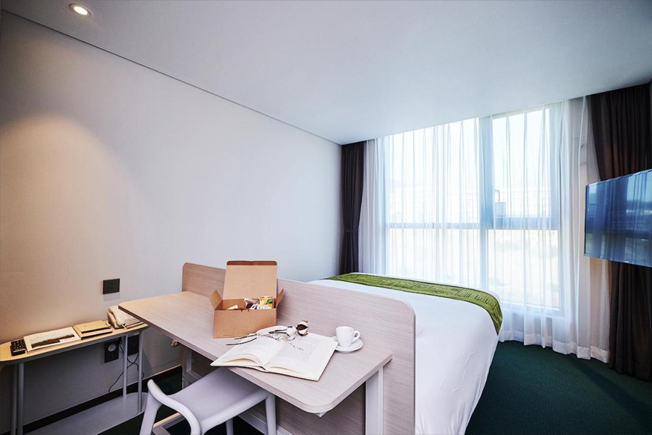 Jeju Pureun Hotel Szogüpho Kültér fotó