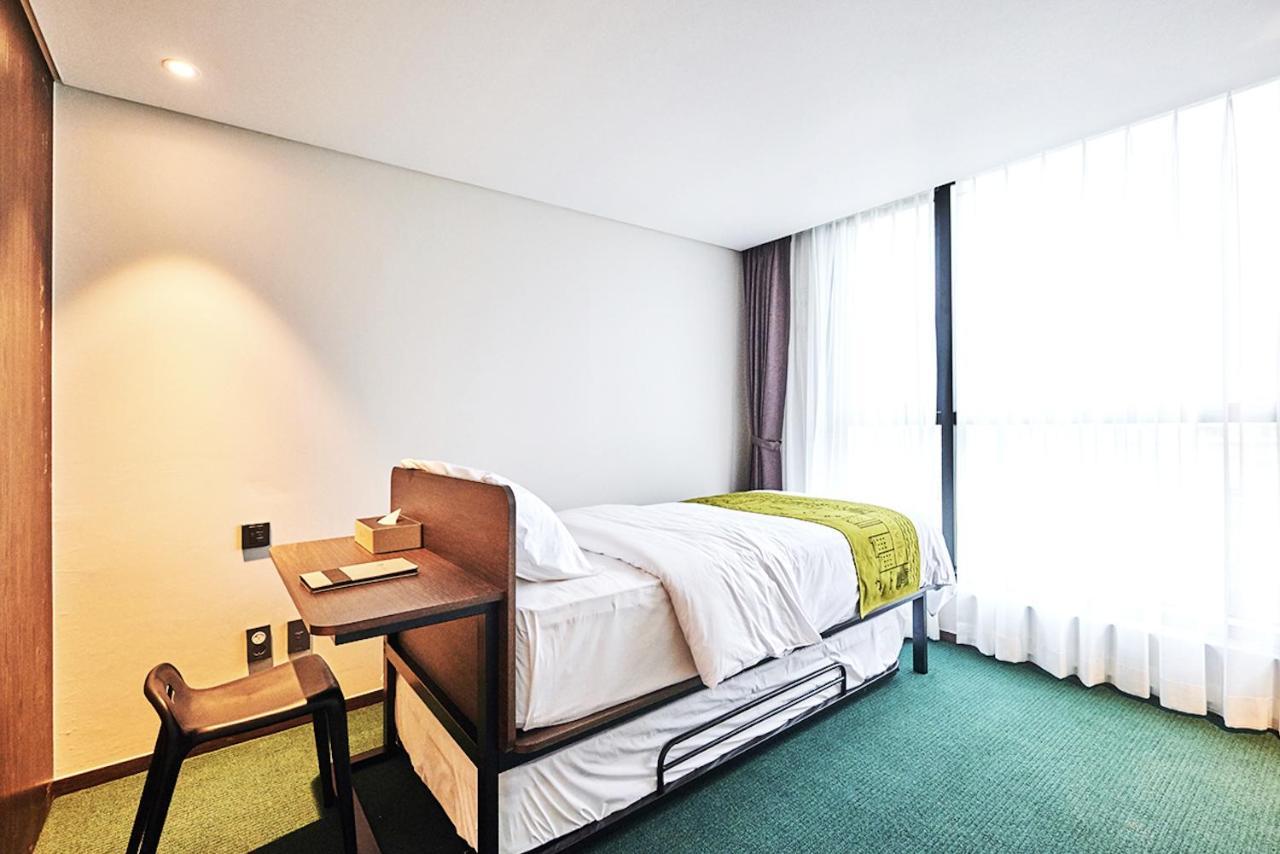 Jeju Pureun Hotel Szogüpho Kültér fotó